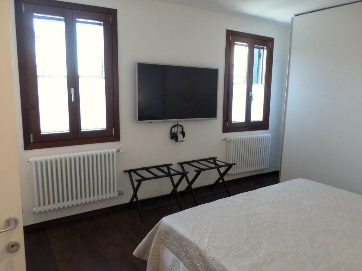 The Other Serenissima Apartment Venesia Bagian luar foto